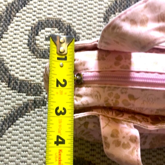 Hello Kitty Pink & Gold Lunch Bag - Picture 11 of 14